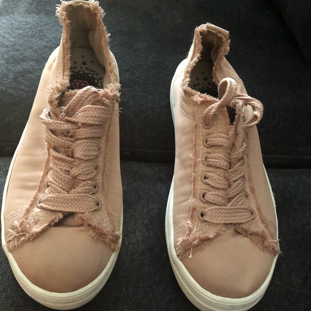 Rock & Candy SZ 7 distressed